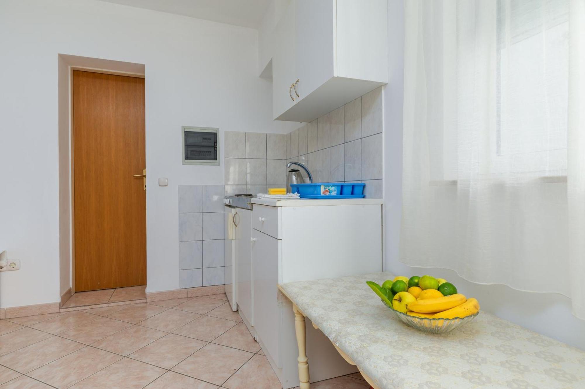 Apartments With A Parking Space Omis - 2745 Номер фото